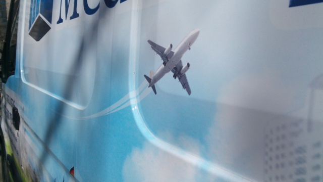 брендирование авто opel movano kak proizvoditsja oklejka avtomobilja plenkoj4